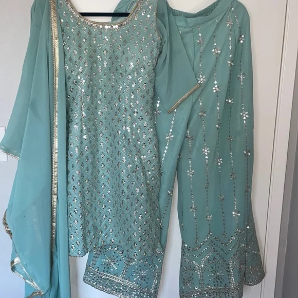Sharara Indian Salwar Kameez - Picture 2 of 4